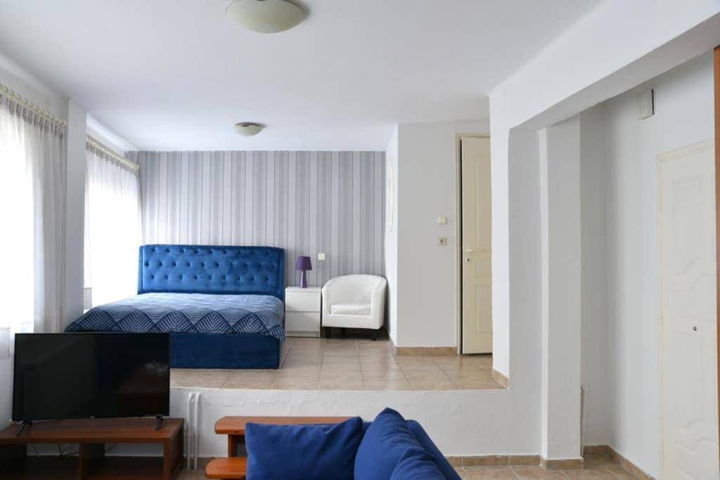 A Modern Bright Studio In The Center Of Kasztoriá Kültér fotó